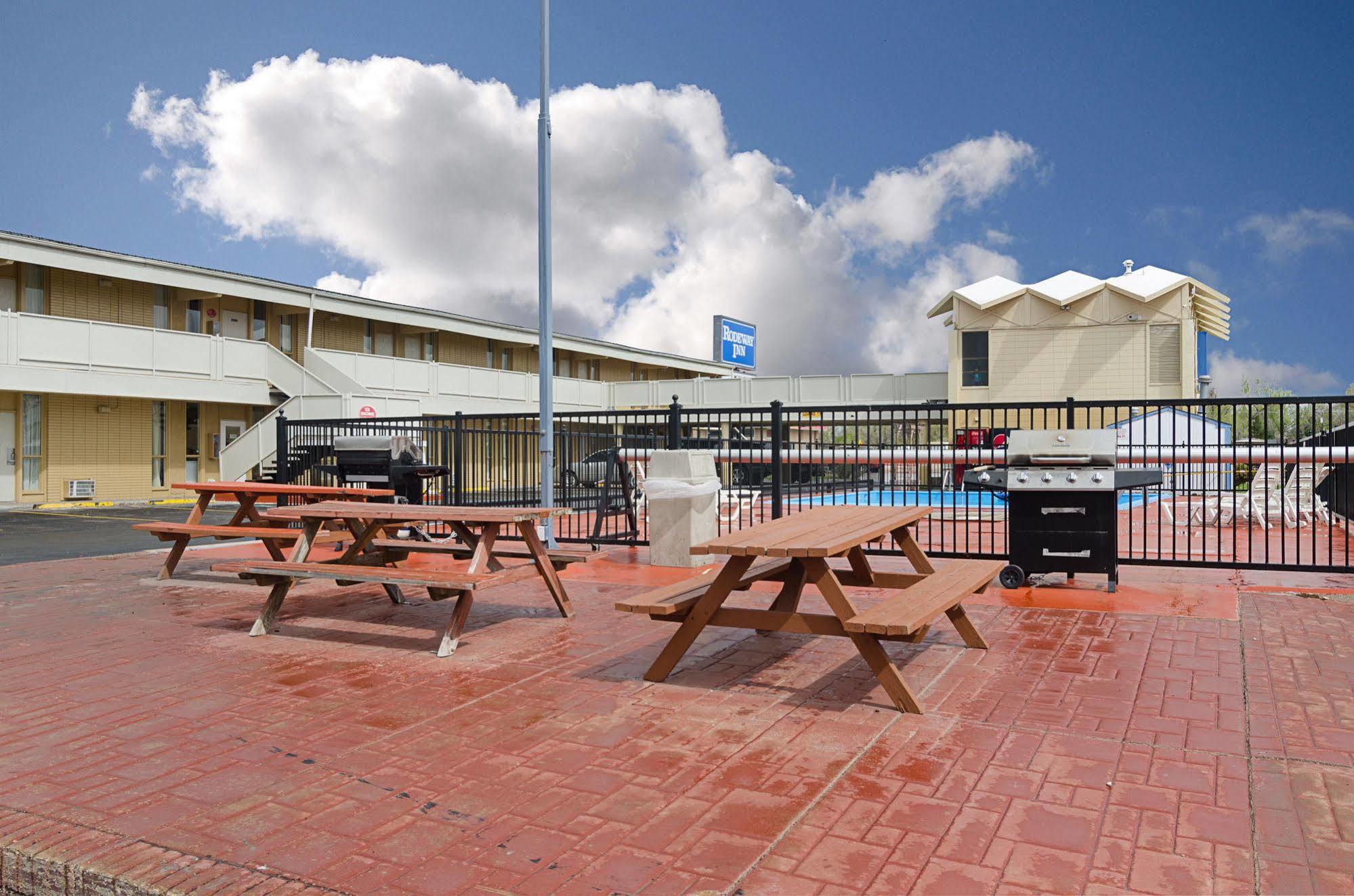 Alamo Inn & Suites Gillette Bagian luar foto
